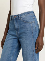 Laden Sie das Bild in den Galerie-Viewer, Jeans "ELIA"
