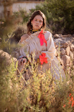 Laden Sie das Bild in den Galerie-Viewer, Taftbluse mit Ballonärmel und Schleife
