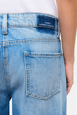 Laden Sie das Bild in den Galerie-Viewer, Jeans "PALAZZO" mit Schmuckkette
