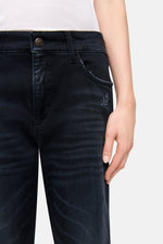 Laden Sie das Bild in den Galerie-Viewer, Jeans O-Shaped Cropped &quot;ELIA&quot;
