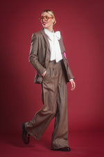 Laden Sie das Bild in den Galerie-Viewer, Bestickter Blazer aus Wollglencheck
