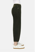 Laden Sie das Bild in den Galerie-Viewer, O-Shape Cordhose &quot;ELIN&quot;
