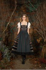 Laden Sie das Bild in den Galerie-Viewer, Dirndl "Anniversary"

