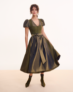 Laden Sie das Bild in den Galerie-Viewer, Dirndl "MÜNCHEN" IN Olive
