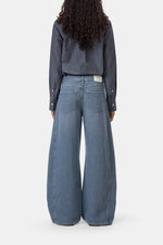 Laden Sie das Bild in den Galerie-Viewer, Jeans "TORI X"
