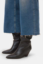Laden Sie das Bild in den Galerie-Viewer, Wide Jeans "WERA"
