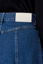 Laden Sie das Bild in den Galerie-Viewer, Maxi-Rock aus Denim
