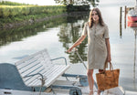 Laden Sie das Bild in den Galerie-Viewer, &quot;Girl Scout Dress&quot; Ziegenleder Kleid
