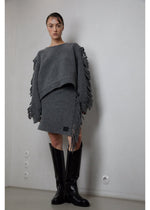 Laden Sie das Bild in den Galerie-Viewer, gefranster Wollpullover mit Cut-out-Detail
