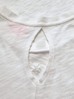 Laden Sie das Bild in den Galerie-Viewer, T-Shirt "PHILIPPA C"
