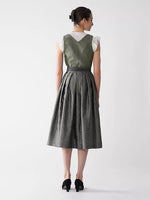 Laden Sie das Bild in den Galerie-Viewer, Dirndl &quot;Antje&quot; in Olive

