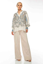 Laden Sie das Bild in den Galerie-Viewer, Seidenbluse "CRYSTAL PAISLEY"

