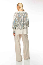 Laden Sie das Bild in den Galerie-Viewer, Seidenbluse "CRYSTAL PAISLEY"
