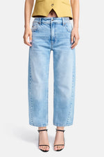 Laden Sie das Bild in den Galerie-Viewer, O-Shape Jeans &quot;Oria&quot;

