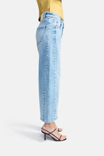 Laden Sie das Bild in den Galerie-Viewer, O-Shape Jeans &quot;Oria&quot;
